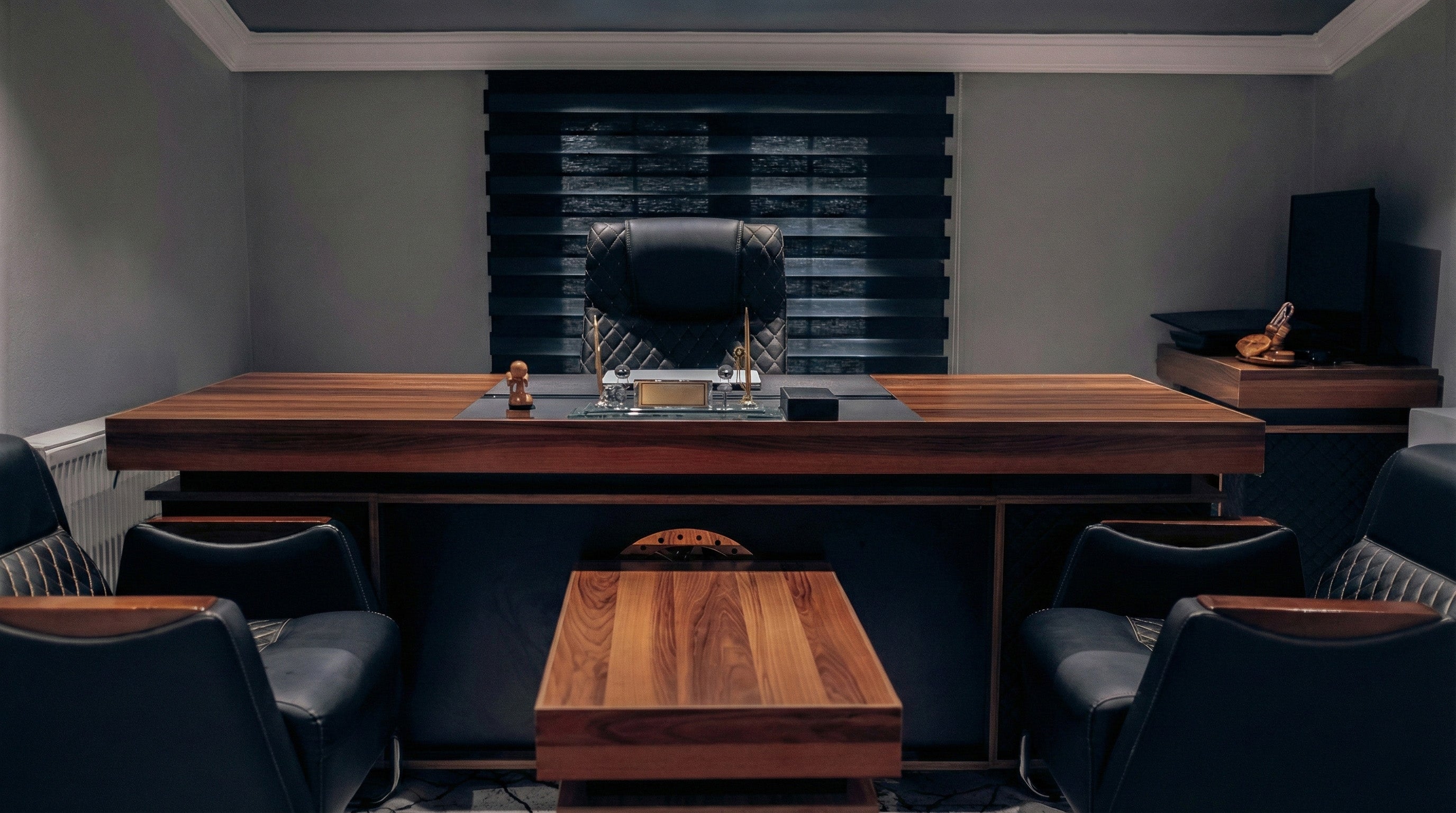 Executive boss chairs